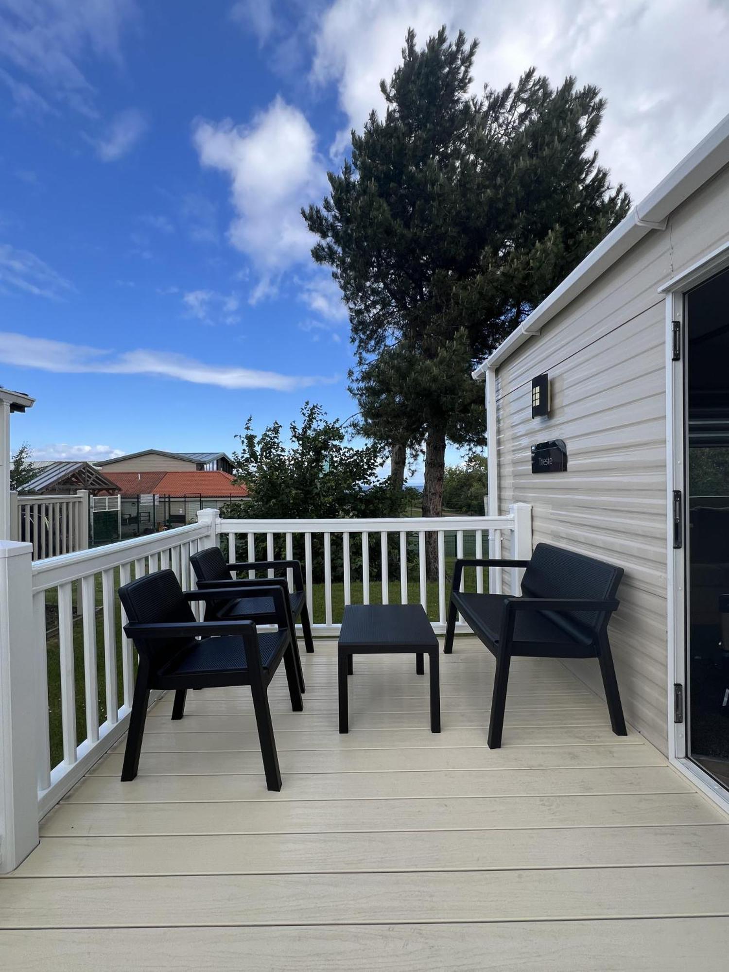 Captivating 3-bed Caravan Seton Sands Holiday home